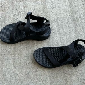Chaco Black Sandals. Sz 3 but like a women’s 5.